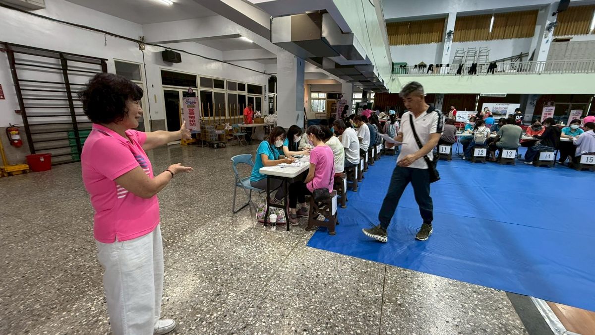 115年6月7日志工協助整合式健康篩檢活動照片7
