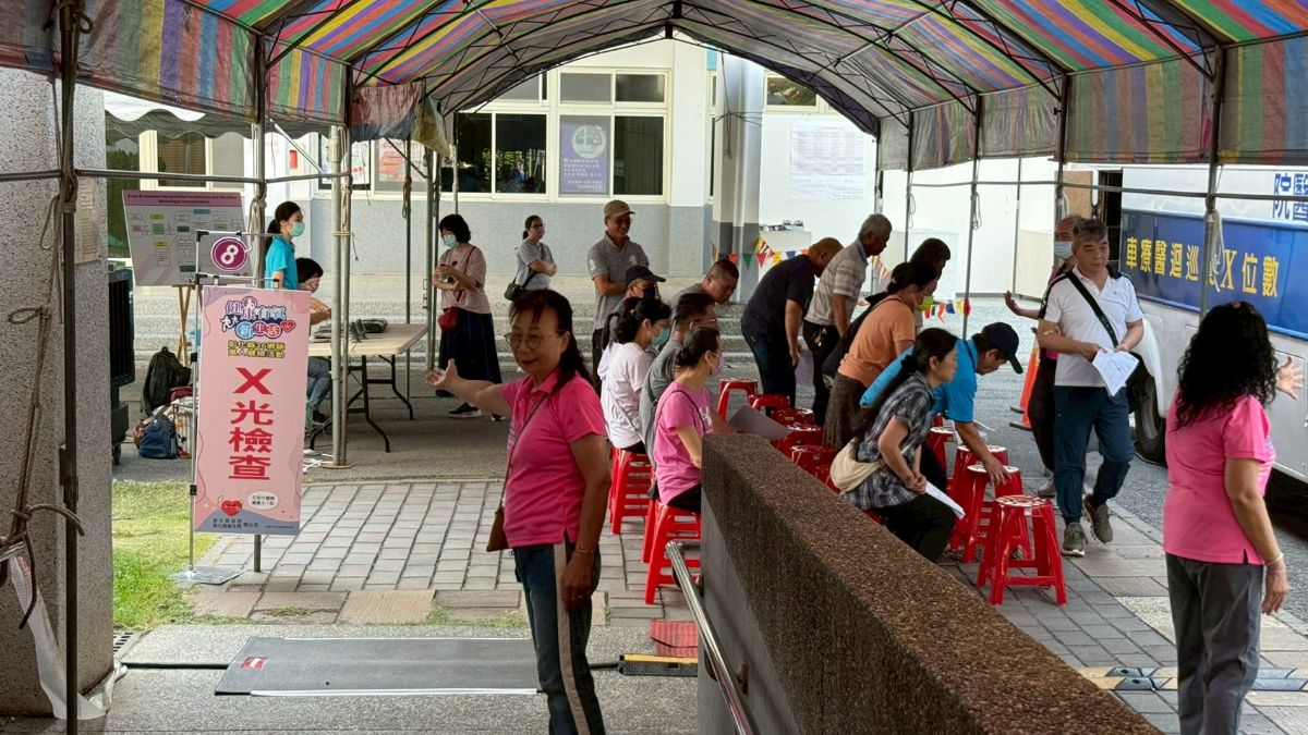 115年6月7日志工協助整合式健康篩檢活動照片3